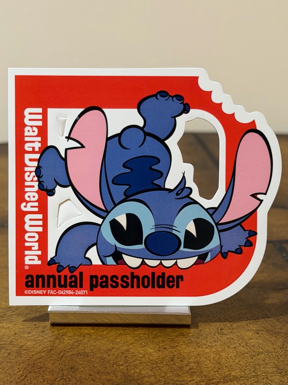 NEW AUTHENTIC WALT DISNEY WORLD ANNUAL PASSHOLDER 2025 STITCH MAGNET